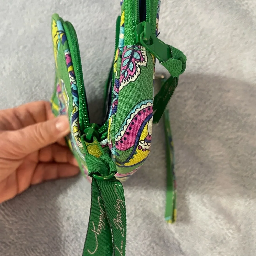 Vera Bradley “Emerald Paisley”Retired all in one Wristlet
